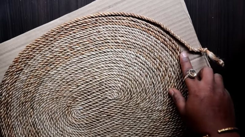 Простая и нужная вещица из джутового шпагата и мешковины декор,домашний очаг,,рукоделие,своими руками,умелые руки