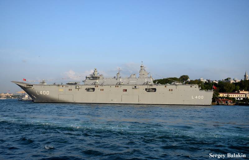 «Флагман Эрдогана» в Стамбуле вмф