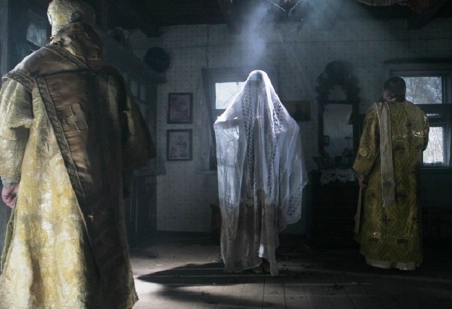 А что же было дальше с застывшей девушкой?