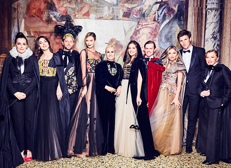 Дарья Жукова, Моника Белуччи, Сиенна Миллер и другие гости бала Dior в Венеции Мода,Новости моды