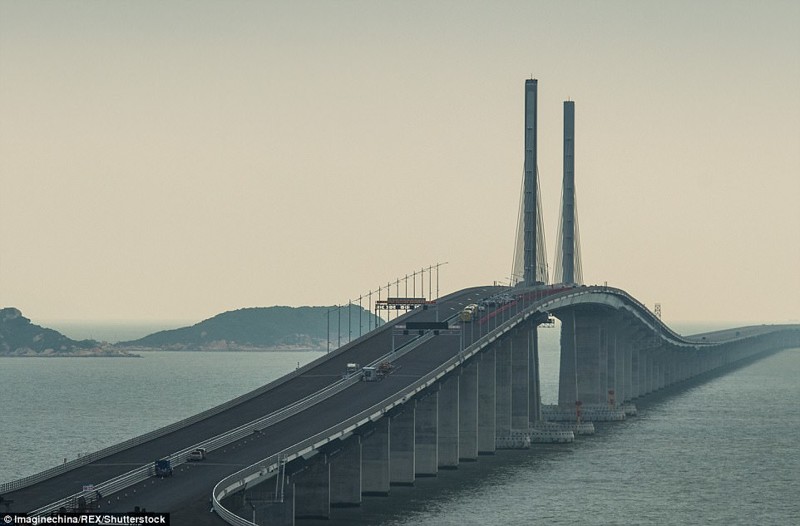 Сооружение сократит время в пути из Гонконга в Чжухай с 3 часов до 30 минут гонконг, длина, китай, море, мост, путь, рекорд, строительство