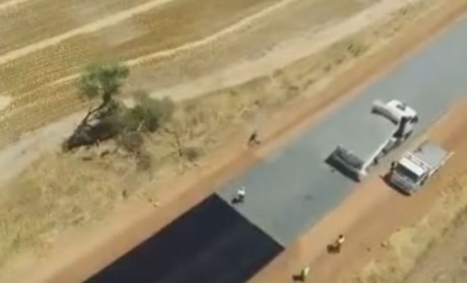 5 километров дороги за 2 дня: австралийцы показывают свой метод прокладки шоссе
