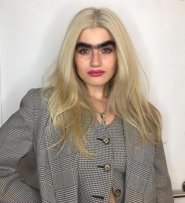 20 людей с удивительной внешностью, от взгляда на которых вы скажите «Вау!» 20 людей с удивительной внешностью, от взгляда на которых вы скажите «Вау!»