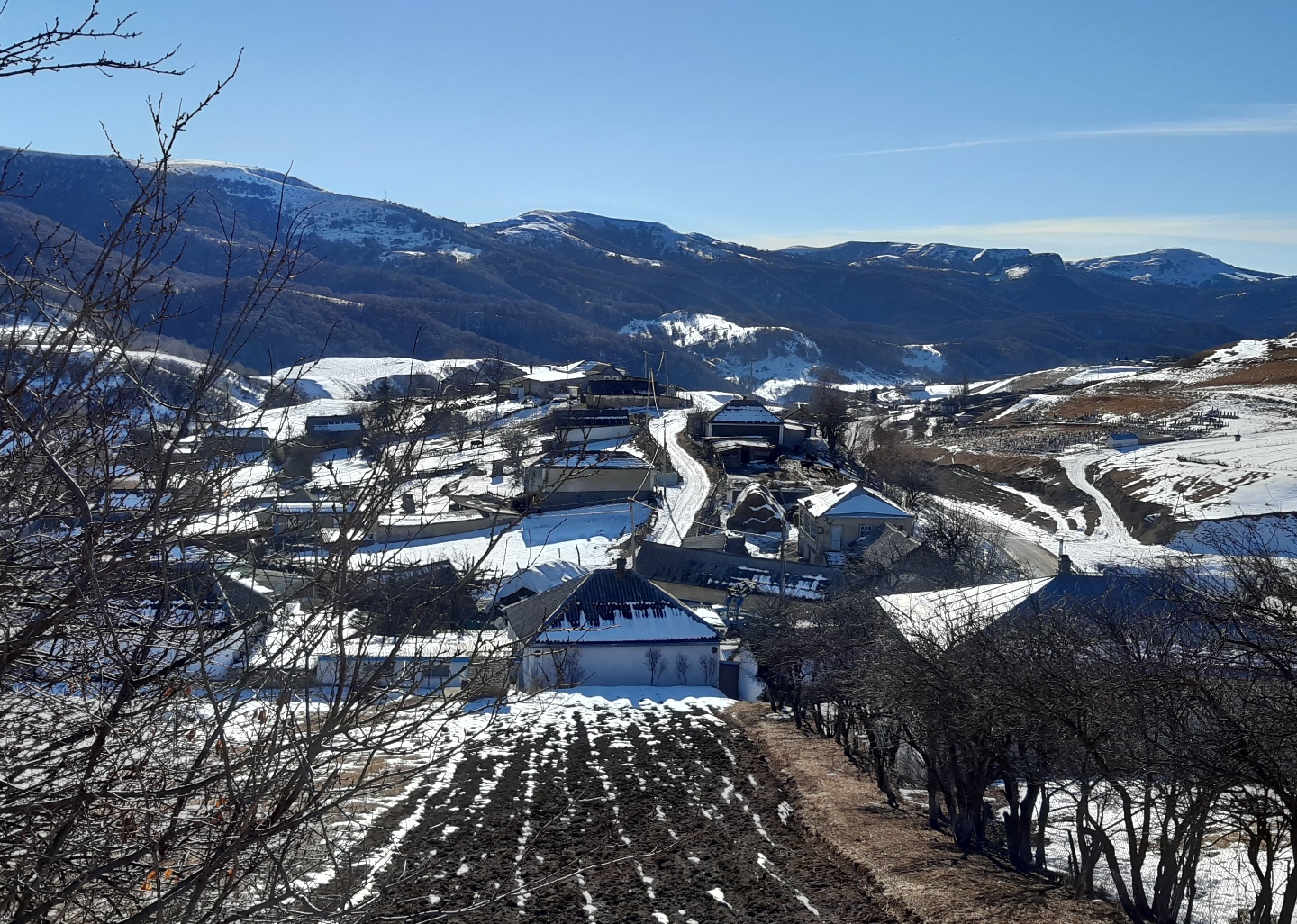 Домбай или Архыз? Непростой выбор горнолыжника, фотолюбителя, путешественника. 