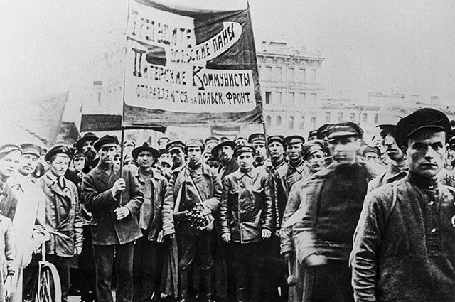 Митинг в поддержку Красной Армии во время Советско-польской войны. Гданьск, 1920 год.