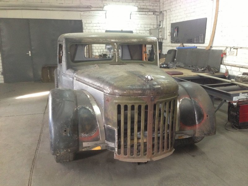 Перевоплощение старого МАЗа в хот-род на базе внедорожника Chevrolet Перевоплощение старого МАЗа в хот-род на базе внедорожника Chevrolet