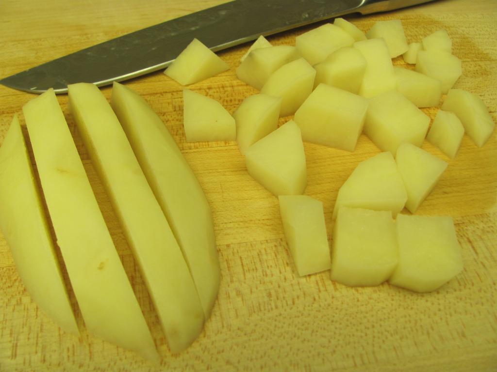 Куриная грудка в горшочке с картошкой: пошаговый рецепт приготовления с фото
