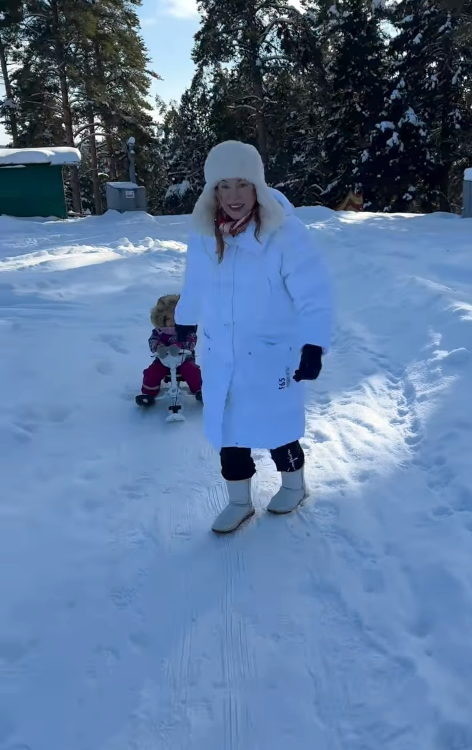 Забеременела в 17 лет от дворника: что известно о единственном сыне актрисы Веры Сотниковой Сотникова, актриса, деньги, Сотниковой, только, актрисы, сыном, Франции, Также, часто, исполнилось, Юрием, Никольским, общежитии, большая, известно, несколько, Только, больше, работает