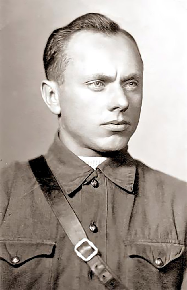 Осенью 1941 года Алексей Ботян был зачислен в ОМСБОН.