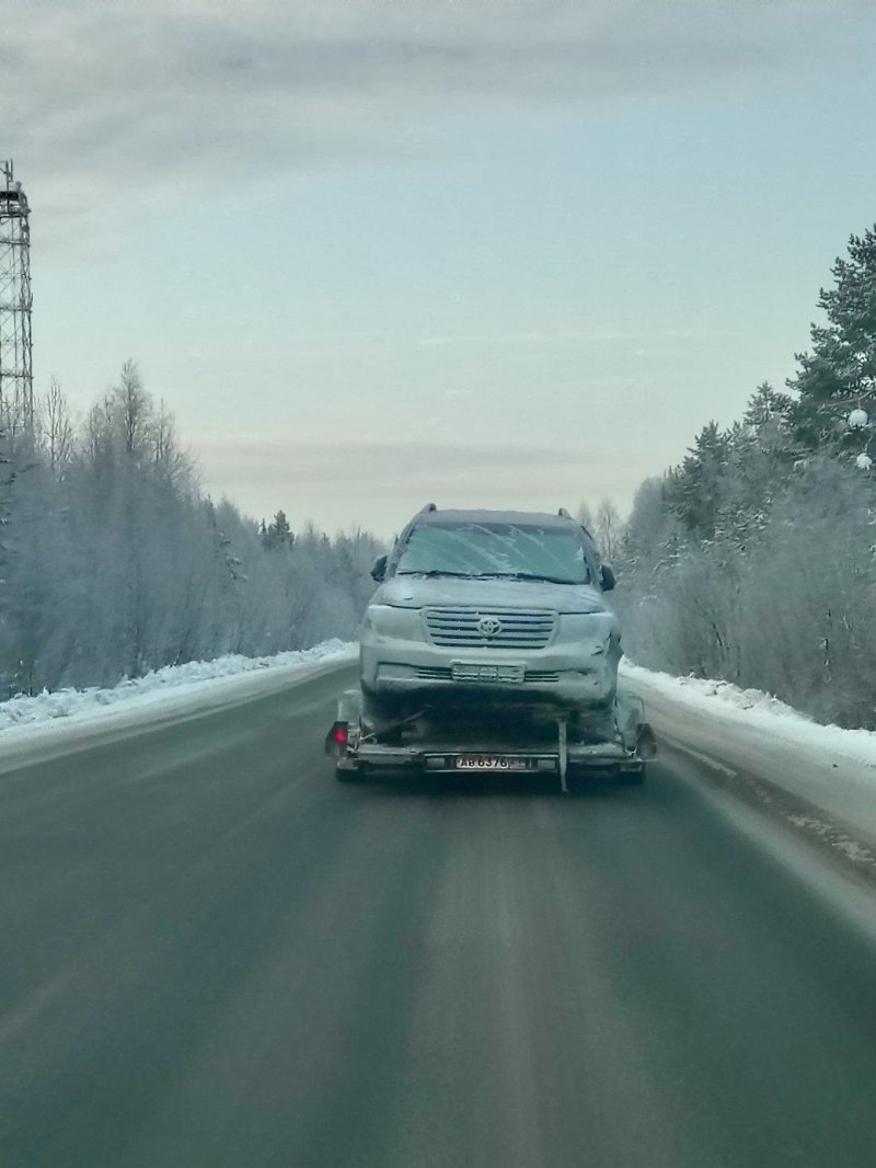 Под Усинском из реки Печоры достали затонувший Toyota Land Cruiser 200 $200, land cruiser, toyota, авто, лед, река, спасатели, спасение