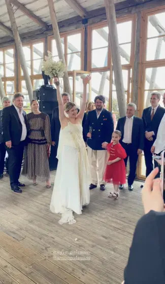 Оксана Бондаренко с детьми, Нино Шаматава, Анка Цицишвили и московская арт-тусовка на русско-итальянской свадьбе Софьи Симаковой в Тбилиси Артуро, Софьи, Симаковой, ГалансиноСвадьба, Симакова, ГалансиноСофья, Галансино, Цицишвили, Алексей, гостей, Тбилиси, Mademuaselle, ГалансиноОксана, Giardini, Cloche, соосновательница, Дубинский, Строцци, Софья, Studios