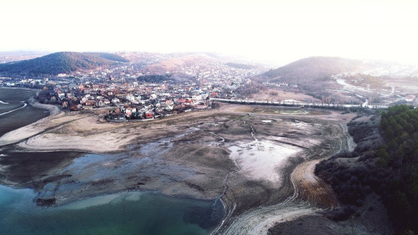 Таяние снега в горах Крыма пополнило водохранилища на 12 млн кубометров