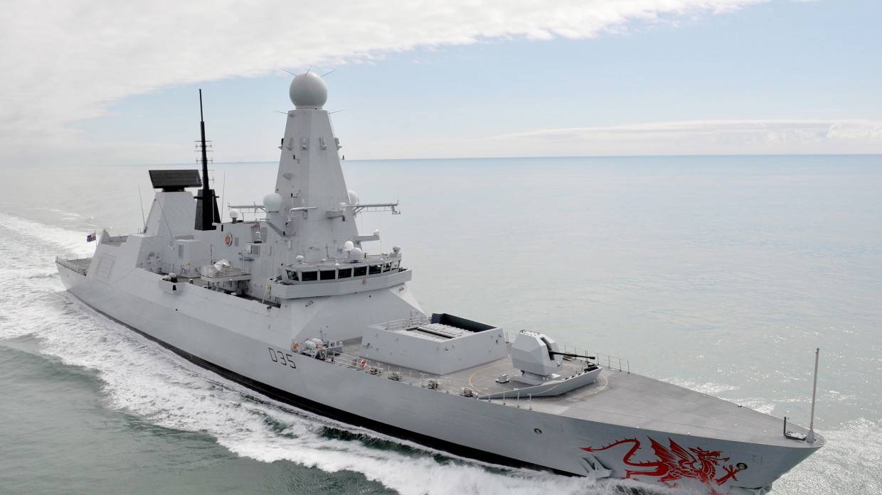 Читатели Daily Mail высмеяли британский флот за неспособность обнаружить субмарины ВМФ РФ