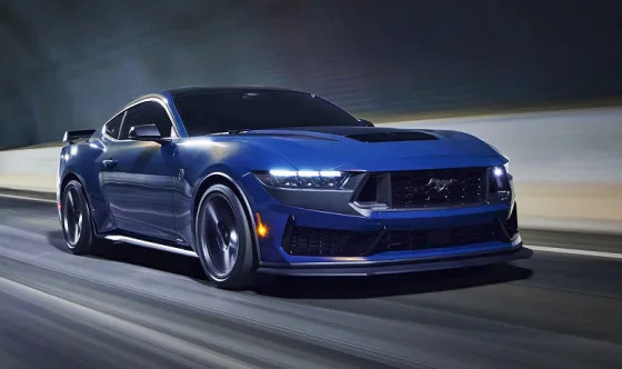 Американская «Темная Лошадка» с атмосферным 5,0-литровым мотором V8 уже в России. У дилера появился Ford Mustang Dark Horse 2025