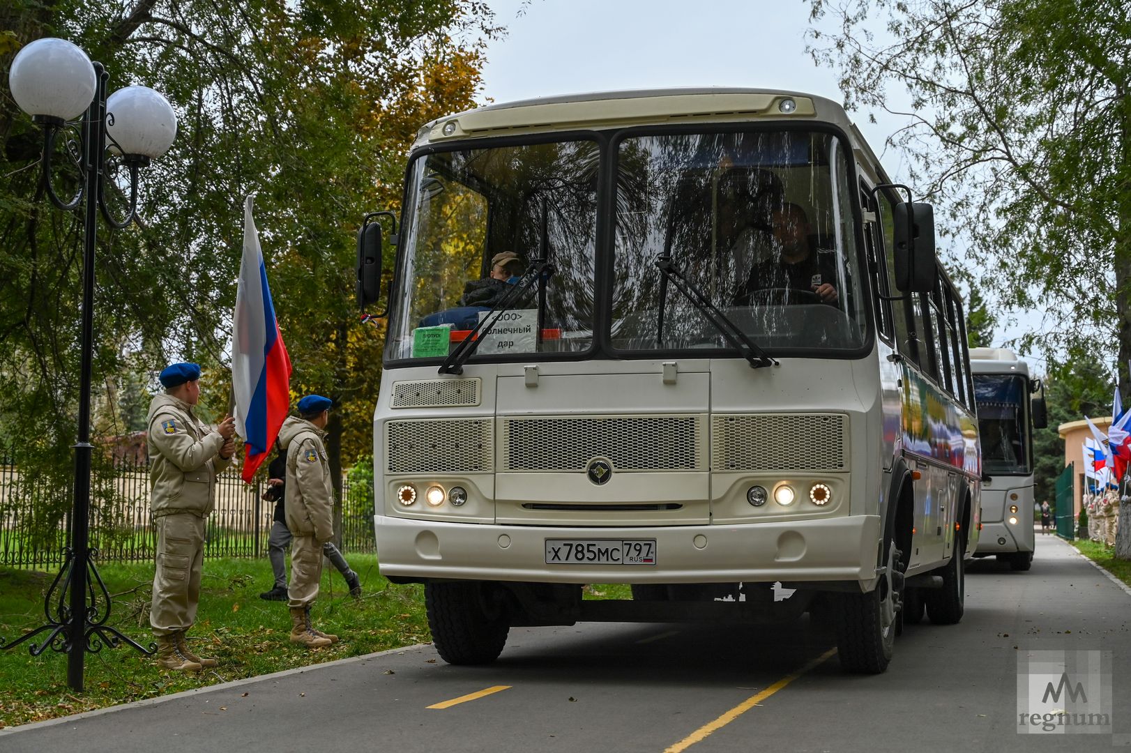 Отбытие автобуса с мобилизованными в войсковую часть