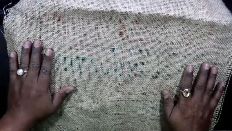 Простая и нужная вещица из джутового шпагата и мешковины декор,домашний очаг,,рукоделие,своими руками,умелые руки