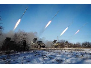 Удар по Мариуполю: Кто обстрелял микрорайон Восточный?