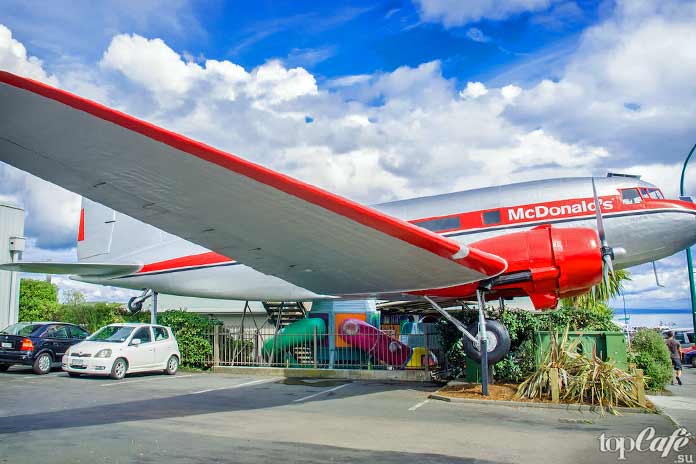 Красивые рестораны быстрого питания: McDonald’s DC3 в Таупо