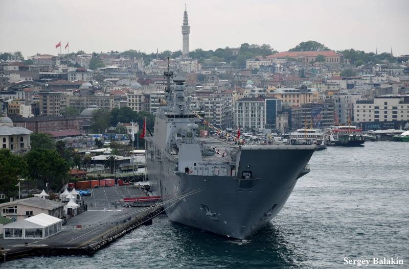 «Флагман Эрдогана» в Стамбуле вмф