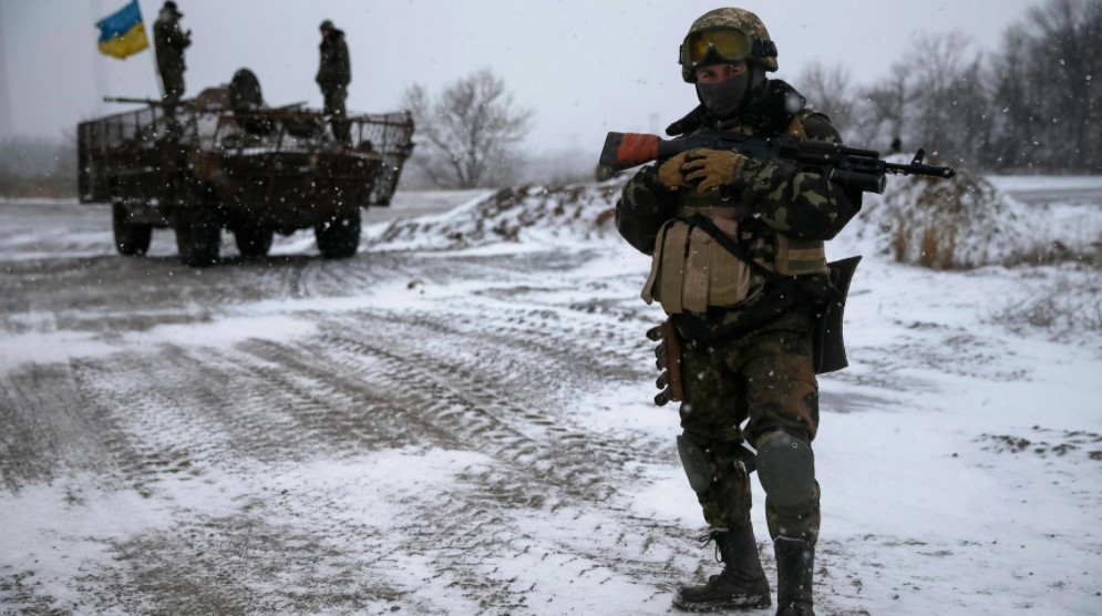 НАТО становится стороной конфликта в Донбассе