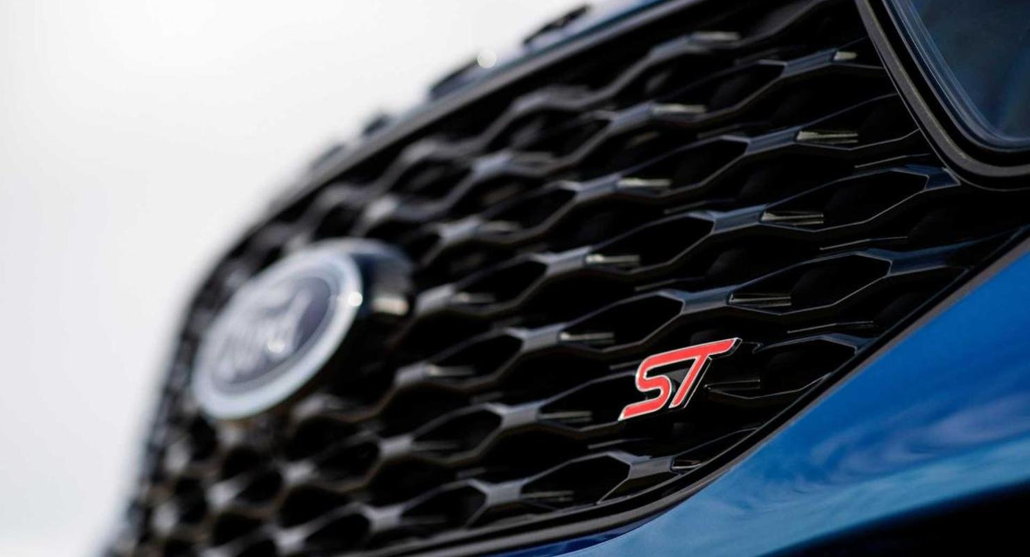  Ford Explorer ST 2022    