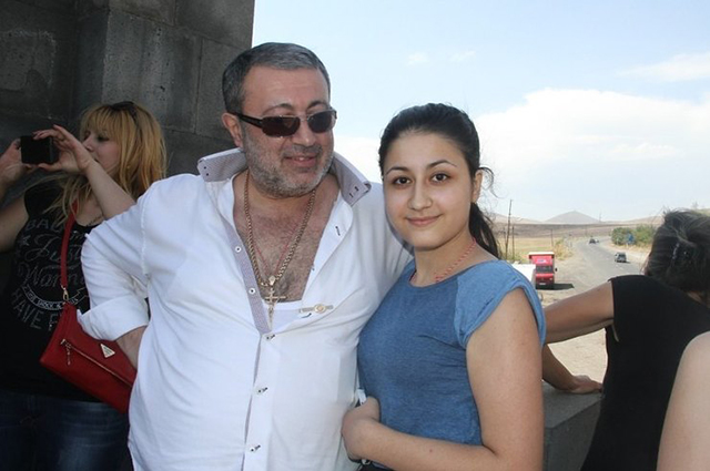 Судмедэксперт выявил у отца сестер Хачатурян "расстройство сексуального предпочтения"