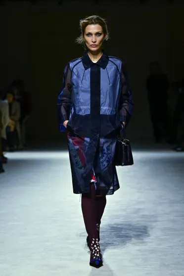 Российская модель приняла участие в показе Prada вместе с Беллой Хадид Алина, Миллер, Prada, подиум, МиллерАлина, Татьяна, снималась, брендов, вышла, сразу, заключила, контракт, показа, Милане, активно, агентством, девушка, портфолио, Дягилева, нулевых