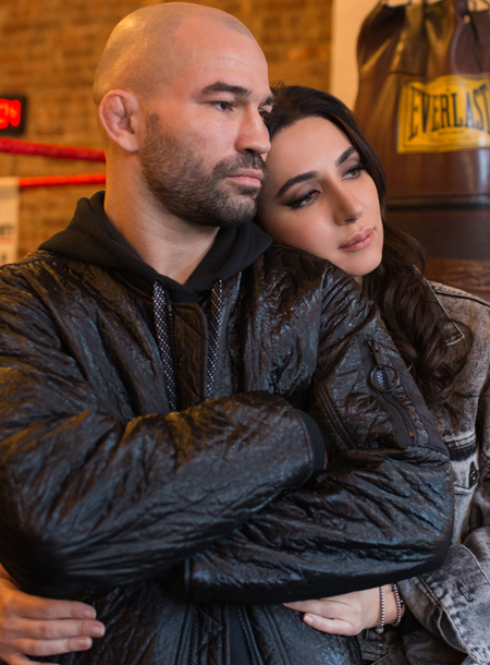 Зара прокомментировала слухи о романе с бойцом Артемом Лобовым Зара прокомментировала слухи о романе с бойцом Артемом Лобовым Звезды,Звездные пары