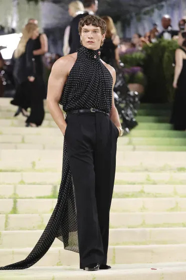 Met Gala — 2026: Джиджи Хадид, Аманда Сейфрид, Зои Кравиц, Оливия Уайлд на красной дорожке Images, Саттон, Джекман, костюма, Броуди, Метрополитенмузее, ХемингуэйСара, Джорджина, СториРозеЭдриан, ПиджонКоннор, ПиджонСара, ФостерСэм, СмитДрю, СмитСэм, РотРанее, ФостерХью, КристиХью, КристиГвендолин, УайлдГвендолин, УайлдОливия