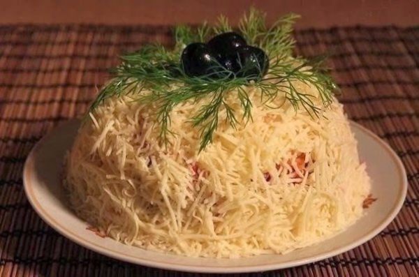 10 самых удачных и вкусных салатов для праздничного стола