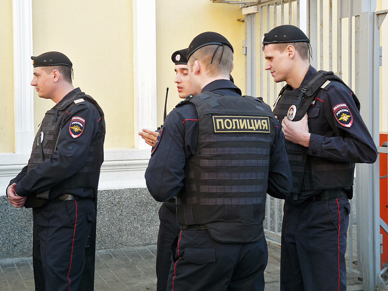 Таджик полицейский. Полиция Таджикистана. Полицейская форма Таджикистана. Форма палитсия тажик. Полицейский таджик.