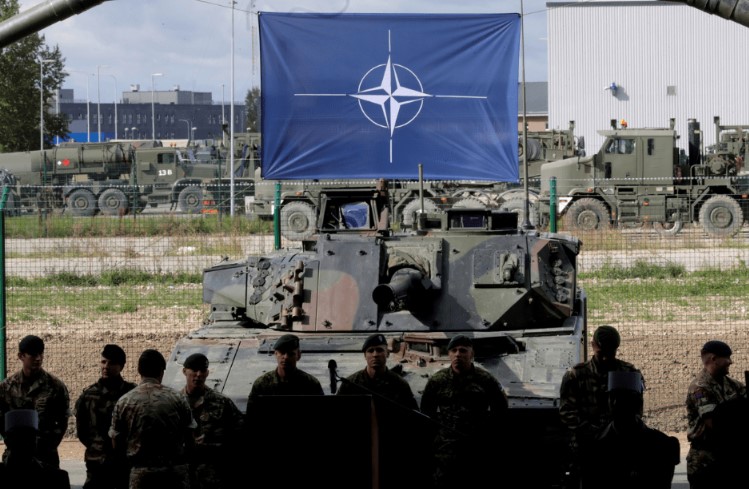 Западные эксперты: России не напрасно опасается НАТО