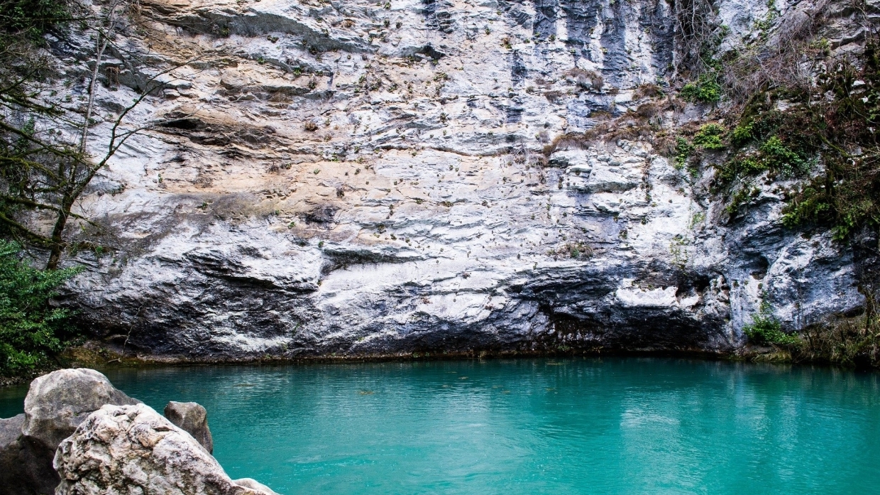 Чистейшие горные озера Абхазии бирюзового оттенка — чудесная природная достопримечательность республики