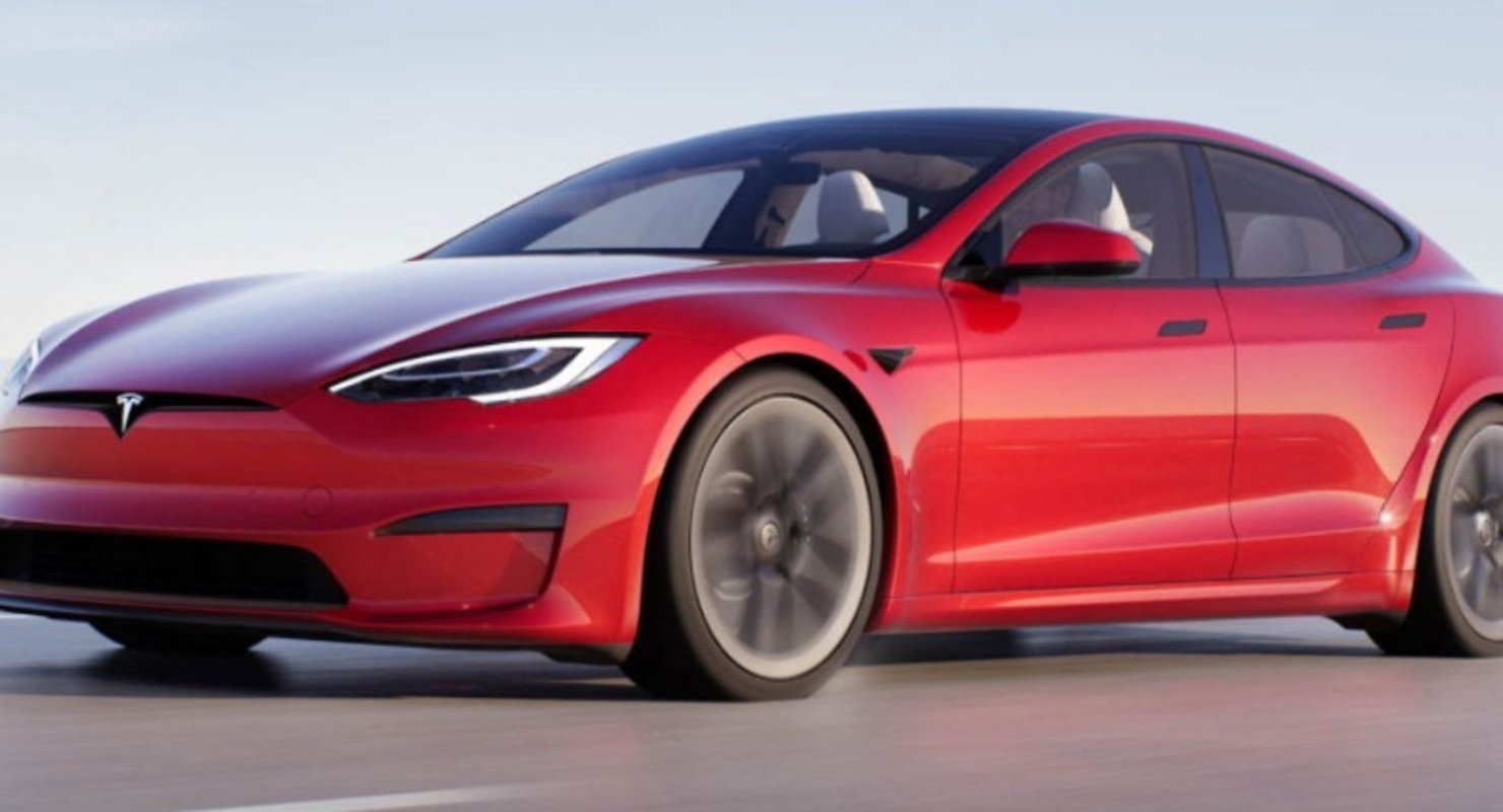 Обнародован ролик заезда Tesla Model S Plaid против Porsche Taycan Turbo S на 402 метра