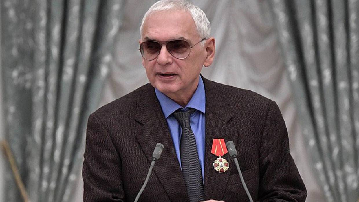 Сын Шахназарова прокомментировал сообщение о судебном разбирательстве режиссера с дочерью