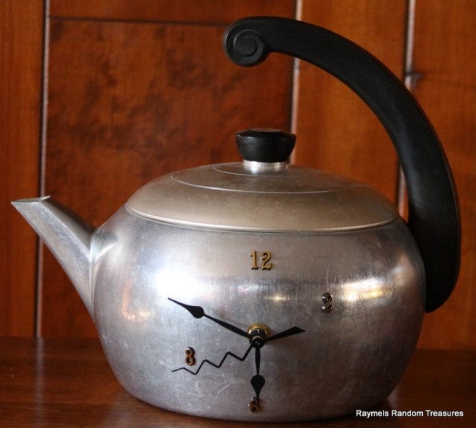 В хозяйстве сгодится всё: декор из старой посуды В хозяйстве сгодится всё: декор из старой посуды домашний очаг,поделки,рукоделие,своими руками,умелые руки