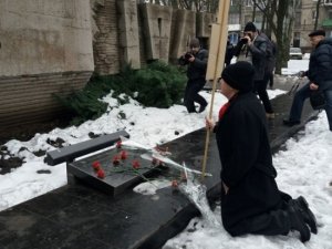 «Полк Победы»: в Запорожье украинские националисты сорвали акцию к годовщине окончания Сталинградской битвы