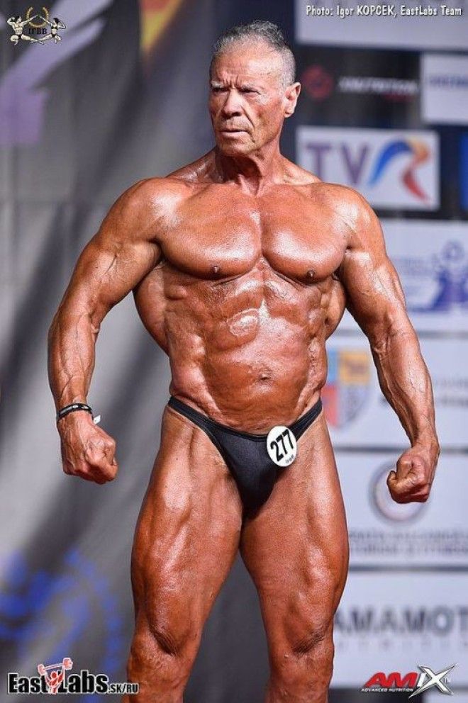 Bodybuilderin Oma Große Kuessen