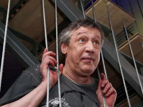 Михаил Ефремов сразу после УДО получил главную роль в фильме за 13 млн рублей