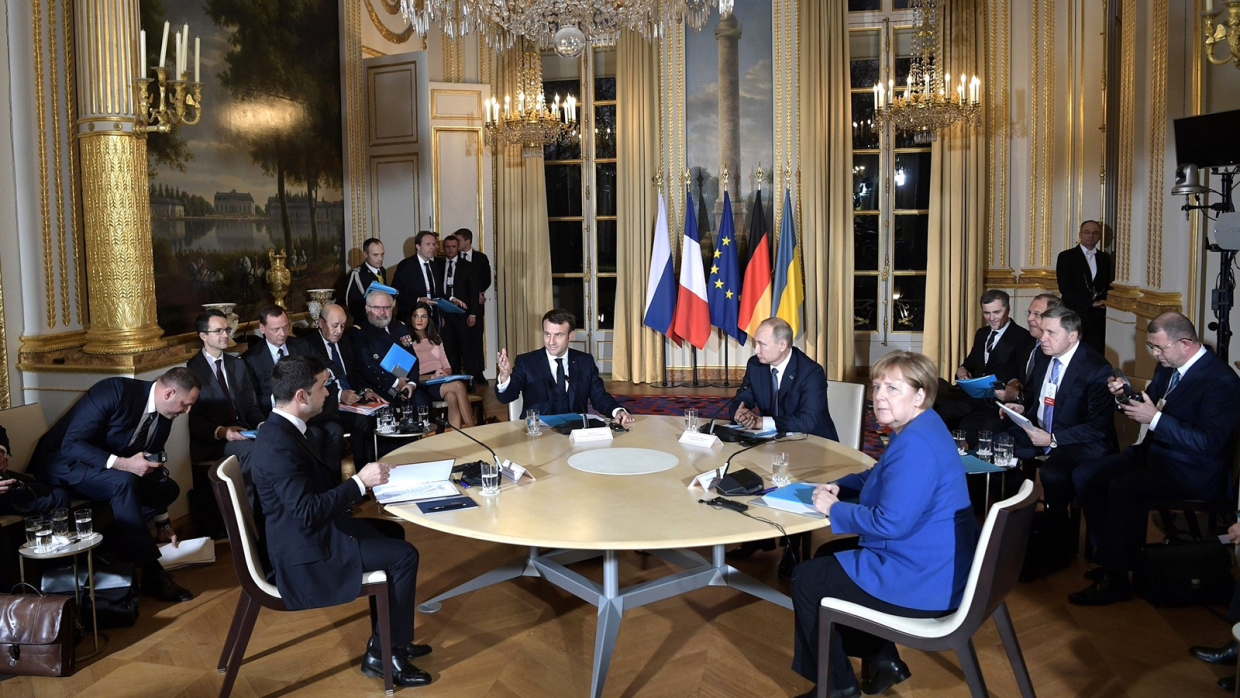 Президент ЕС инспектирует Владимира Зеленского и восточный фронт