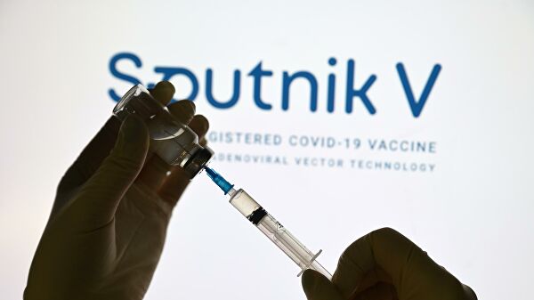 Азербайджан закупит у России вакцину "Спутник V"