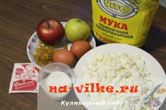 Творожная запеканка с яблоками и изюмом в мультиварке
