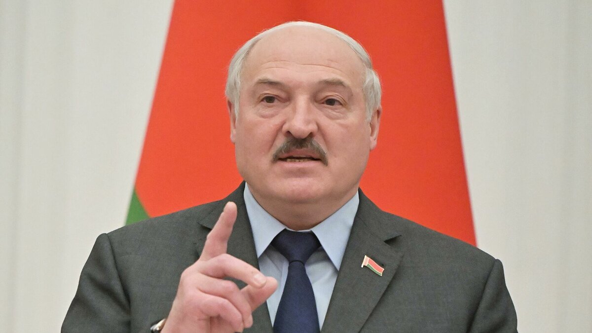 Сегодня в Минске президент Белоруссии Лукашенко выступил с рядом заявлений. После того как 24 июня Александр Григорьевич выступил в роли миротворца, общественность ждала и его комментариев по ситуации.