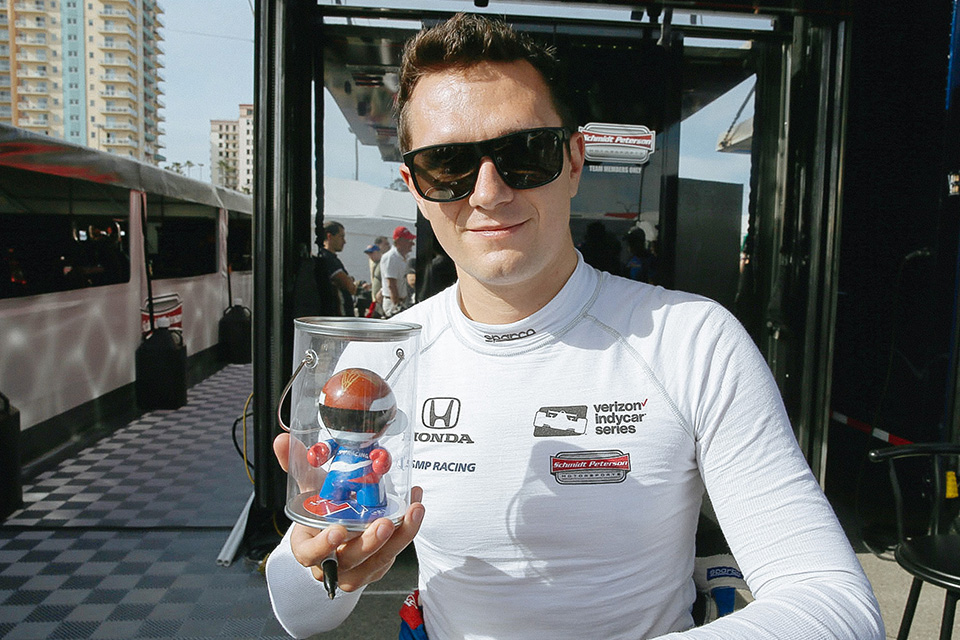 Навещаем Михаила Алешина на самой гламурной гонке Indycar. Фото 16