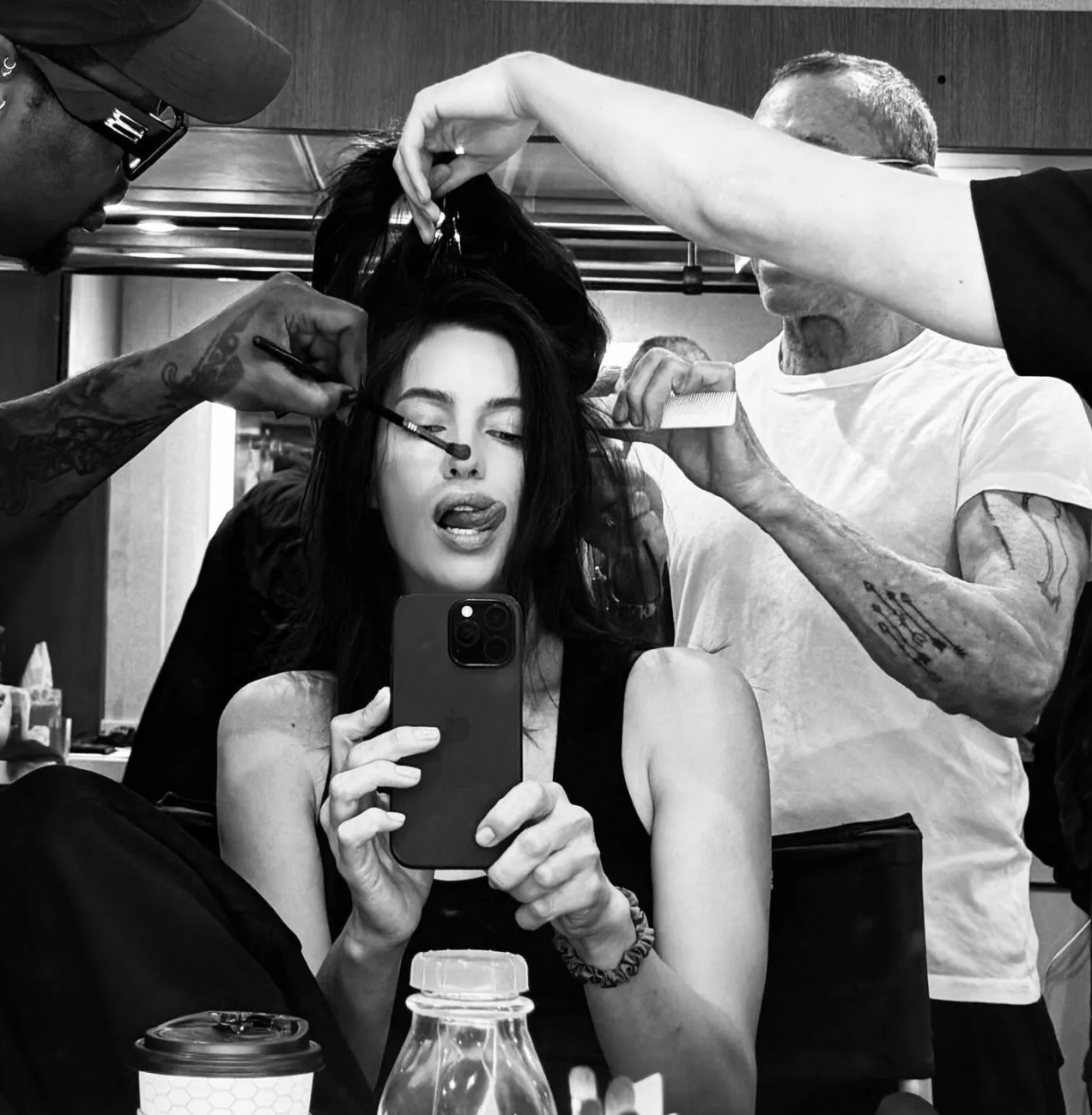 «Голое платье», блонд и роскошная фигура: красивые архивные снимки Ирины Шейк обсуждают в Сети Ирина, также, модель, звезды, жизни, платье, Модель, фотосоцсетиВ, актриса, позировала, кадры, дополнили, Брэдли, среди, время, путешествий, какая, показов, одном, комплиментов