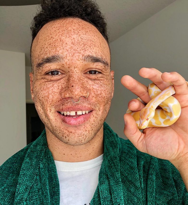 20 людей с удивительной внешностью, от взгляда на которых вы скажите «Вау!» 20 людей с удивительной внешностью, от взгляда на которых вы скажите «Вау!»