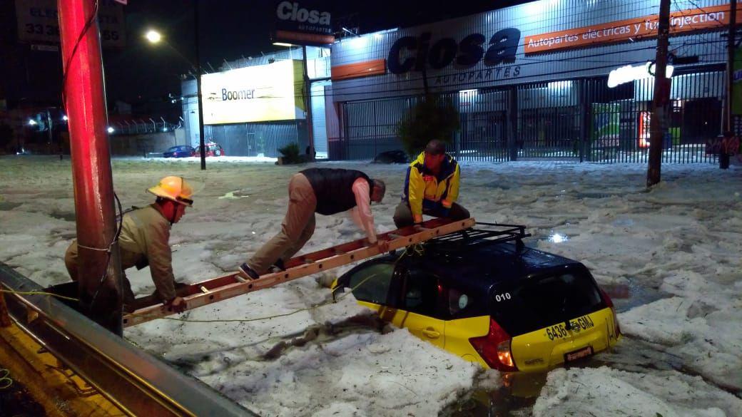 В Мексике после 30-градусной жары город завалило 2-метровым слоем снега В Мексике после 30-градусной жары город завалило 2-метровым слоем снега заграница,мир
