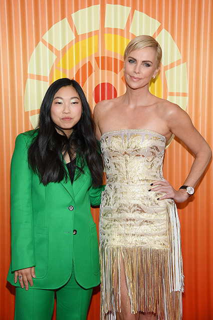 Шарлиз Терон, Дрю Бэрримор, Эми Шумер и другие на благотворительном вечере в Нью-Йорке Шарлиз Терон, Дрю Бэрримор, Эми Шумер и другие на благотворительном вечере в Нью-Йорке Красная дорожка