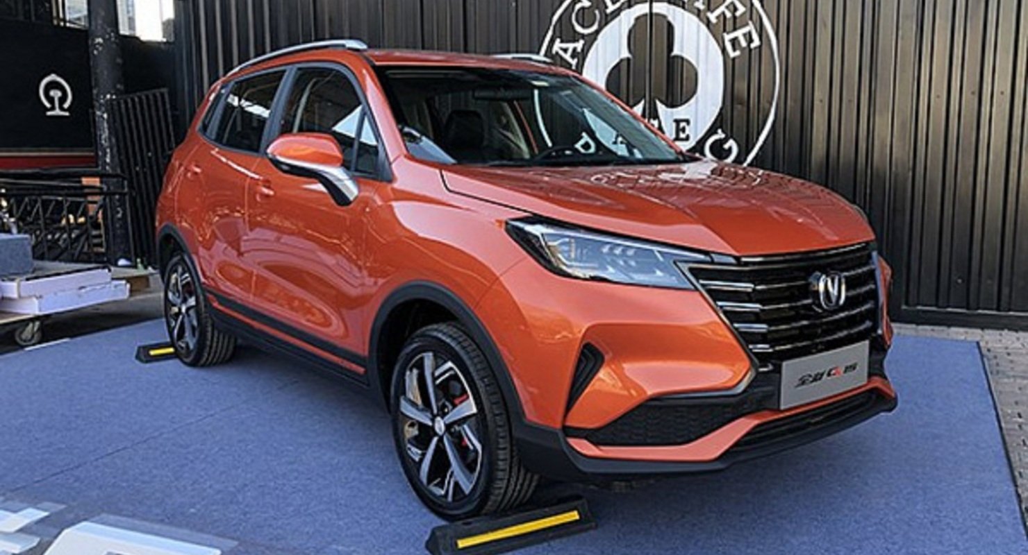 Кроссовер Changan CS15: Надежный и выносливый