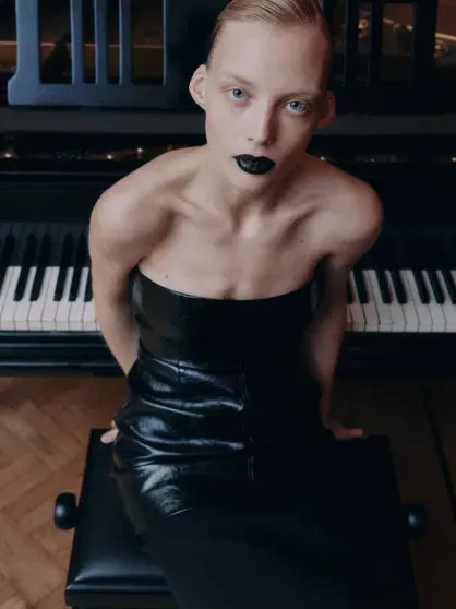 Российская модель приняла участие в показе Prada вместе с Беллой Хадид Алина, Миллер, Prada, подиум, МиллерАлина, Татьяна, снималась, брендов, вышла, сразу, заключила, контракт, показа, Милане, активно, агентством, девушка, портфолио, Дягилева, нулевых